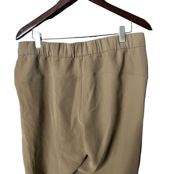 Lululemon On The Fly Crop 10 - Picture 5 of 6